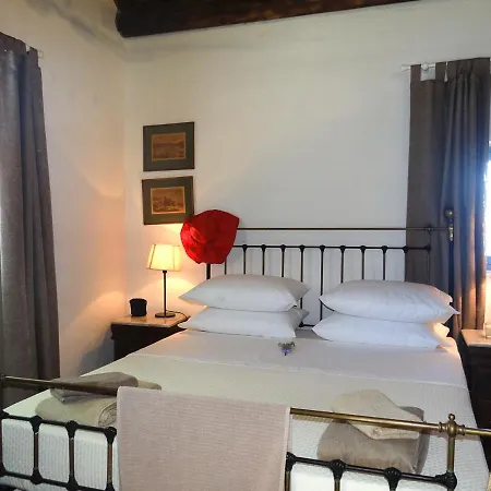 Villa Sleeps 16 With Pool And Wifi *