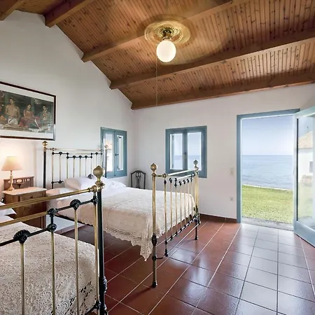 Sleeps 16 With Pool And Wifi
