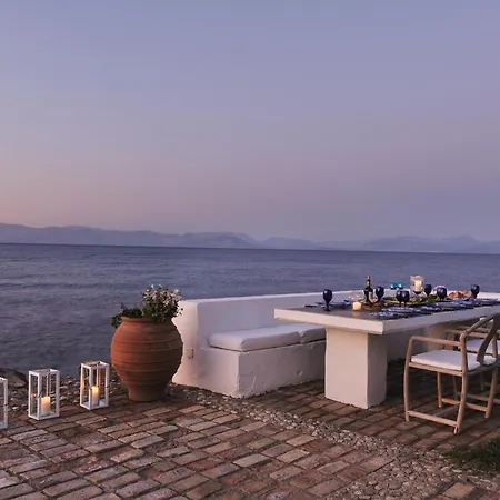 Villa Sleeps 16 With Pool And Wifi *