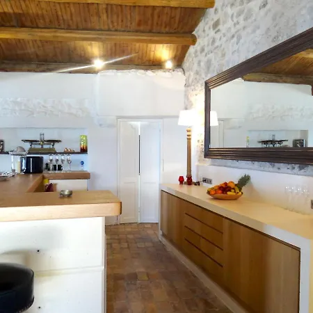 Sleeps 16 With Pool And Wifi * Chlomos