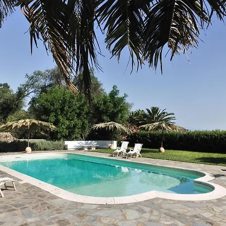 Sleeps 16 With Pool And Wifi Villa